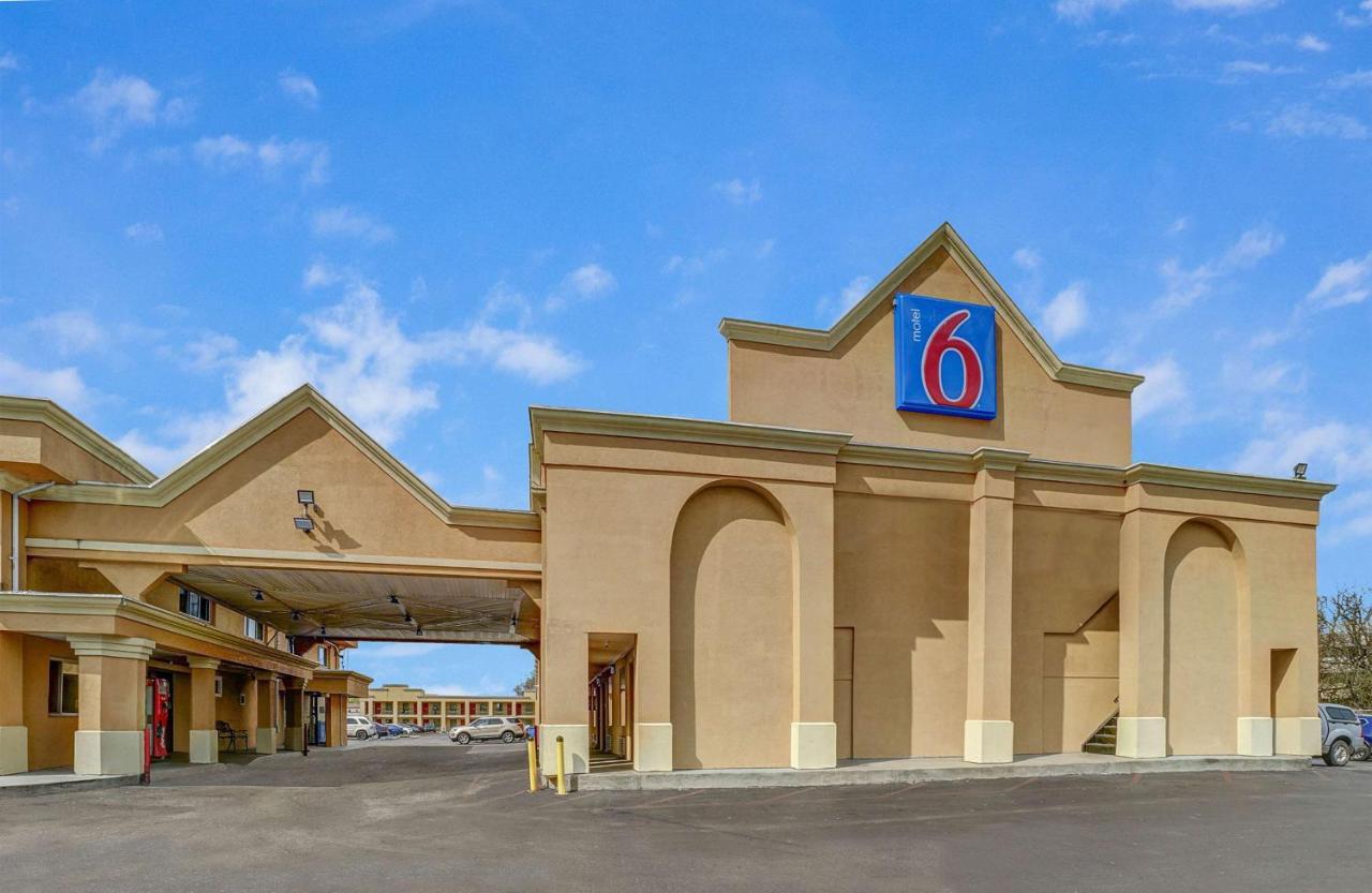 Motel 6 Lester - Philadelphia Airport מראה חיצוני תמונה