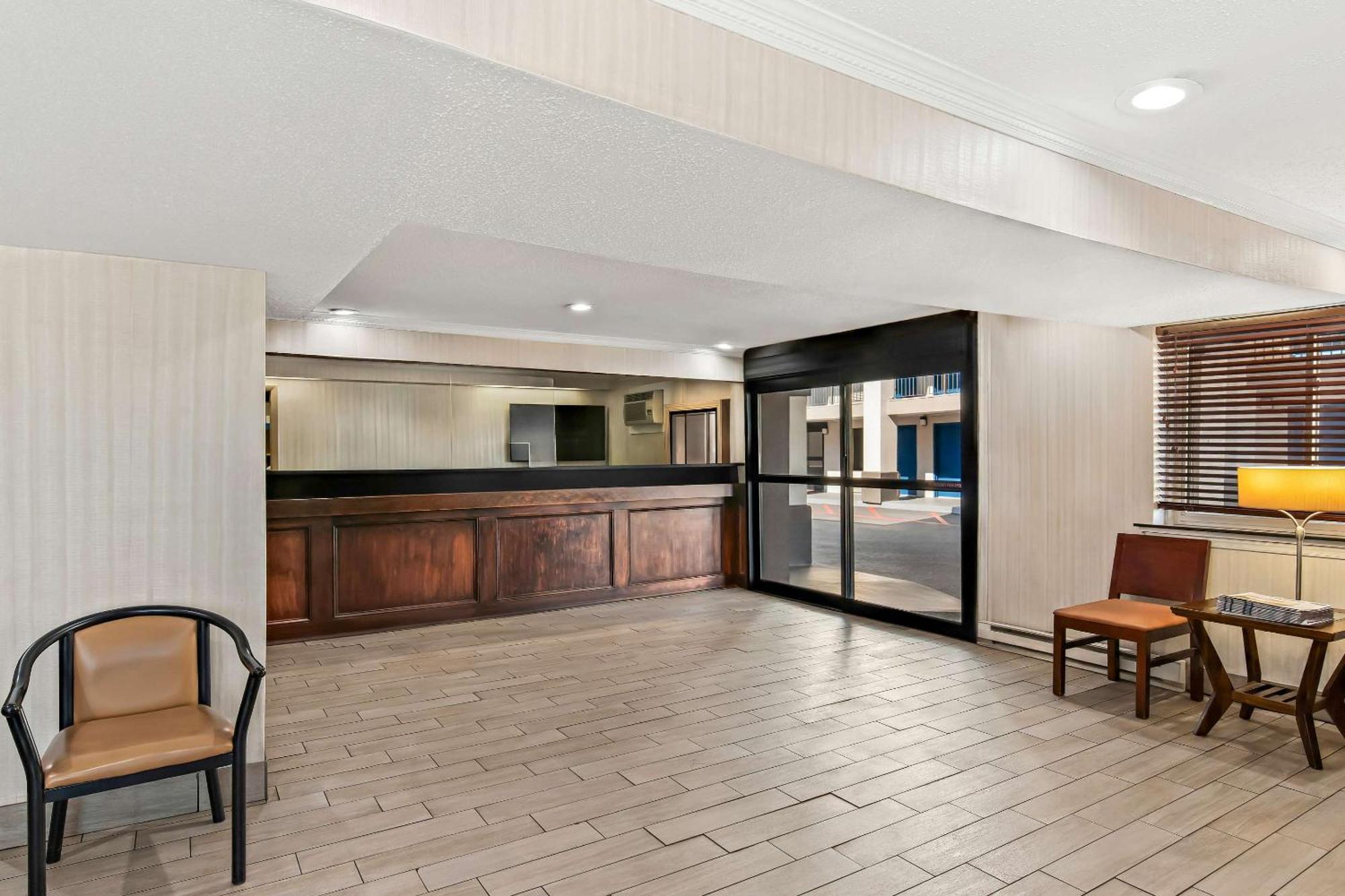 Motel 6 Lester - Philadelphia Airport מראה חיצוני תמונה