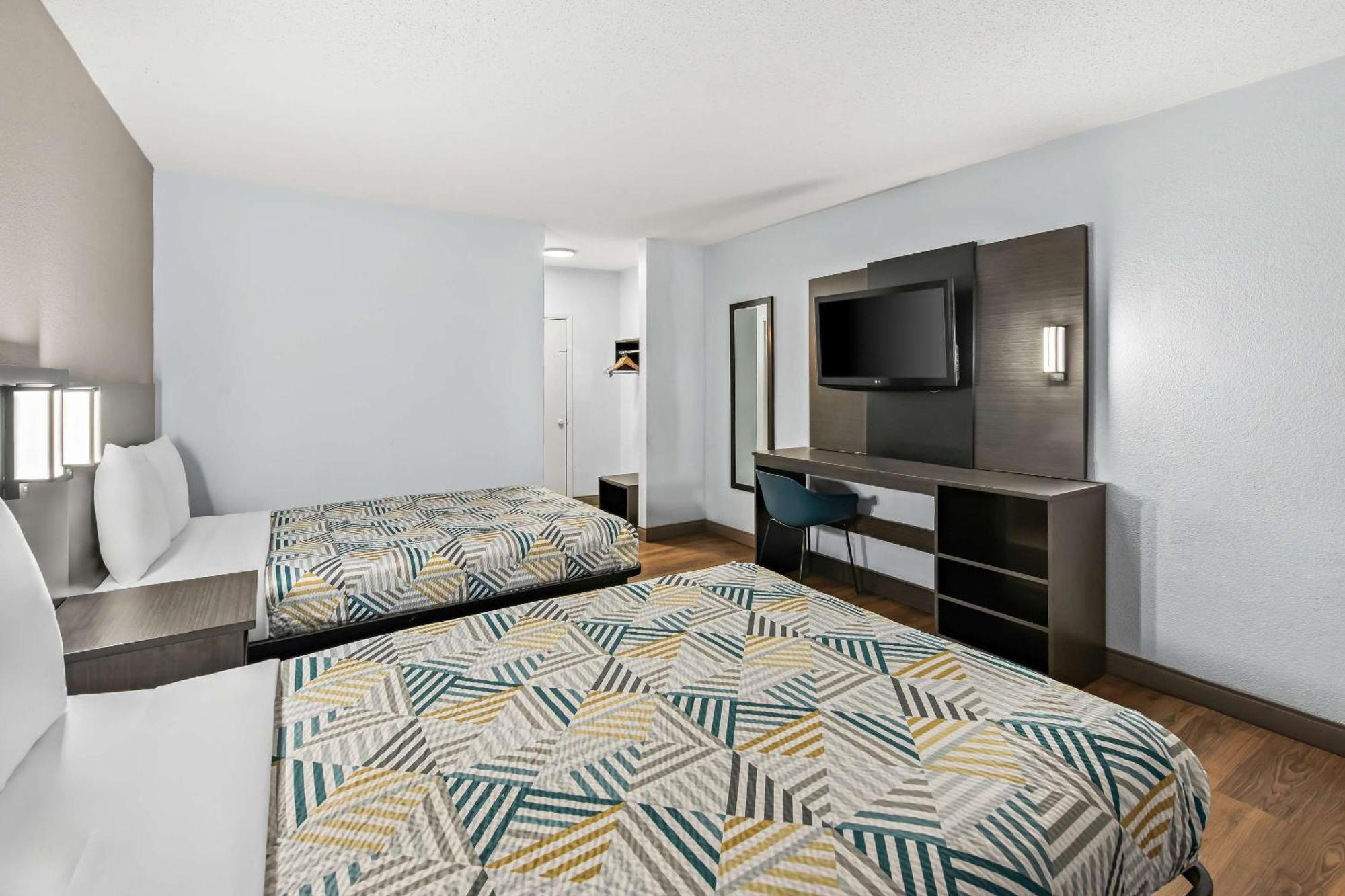 Motel 6 Lester - Philadelphia Airport מראה חיצוני תמונה