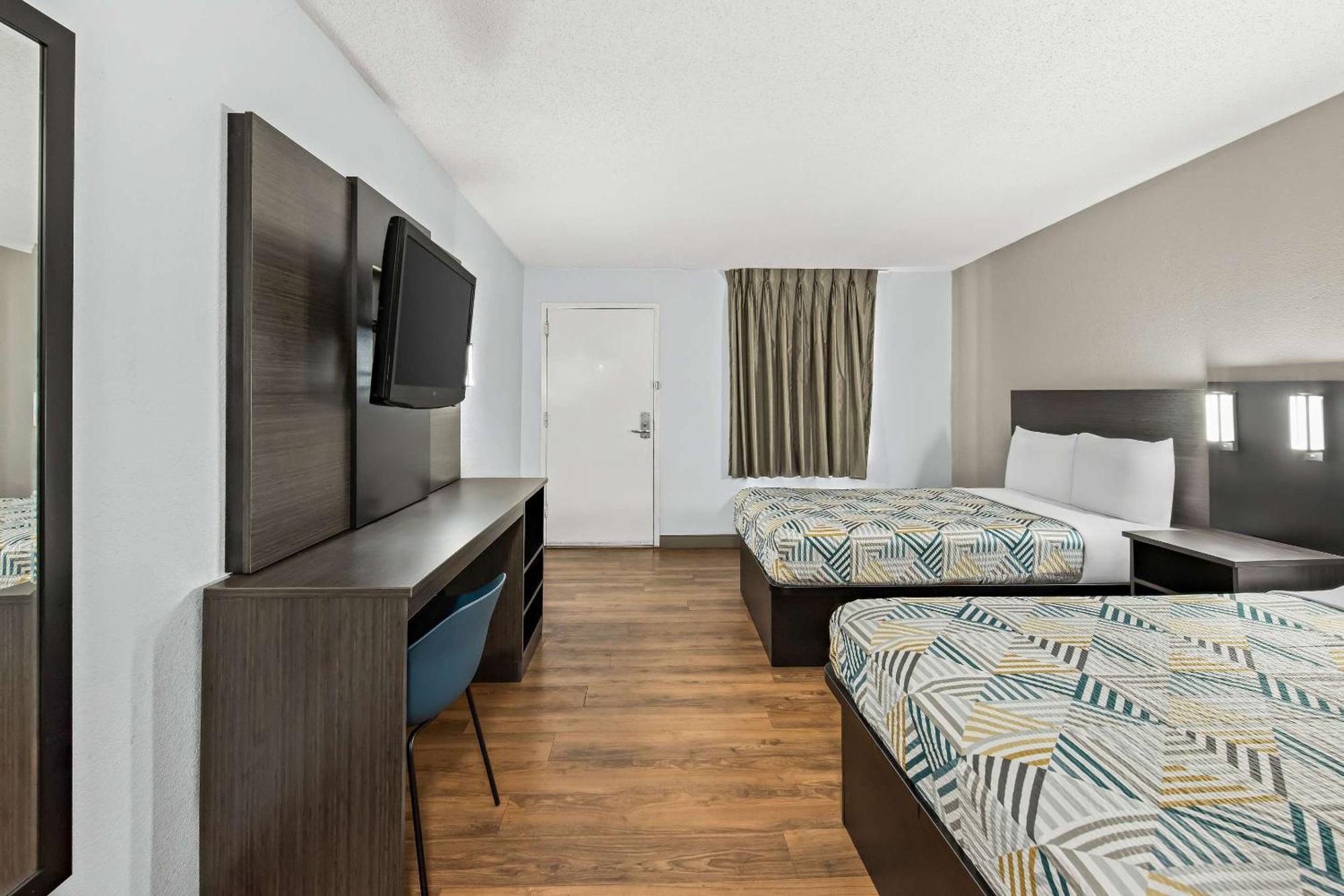 Motel 6 Lester - Philadelphia Airport מראה חיצוני תמונה